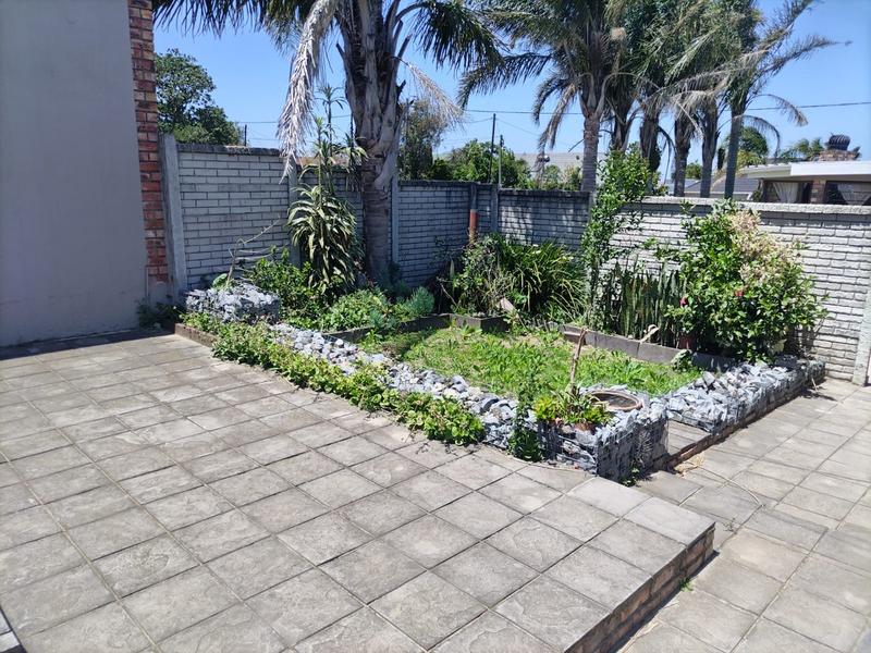 5 Bedroom Property for Sale in Amalinda Eastern Cape